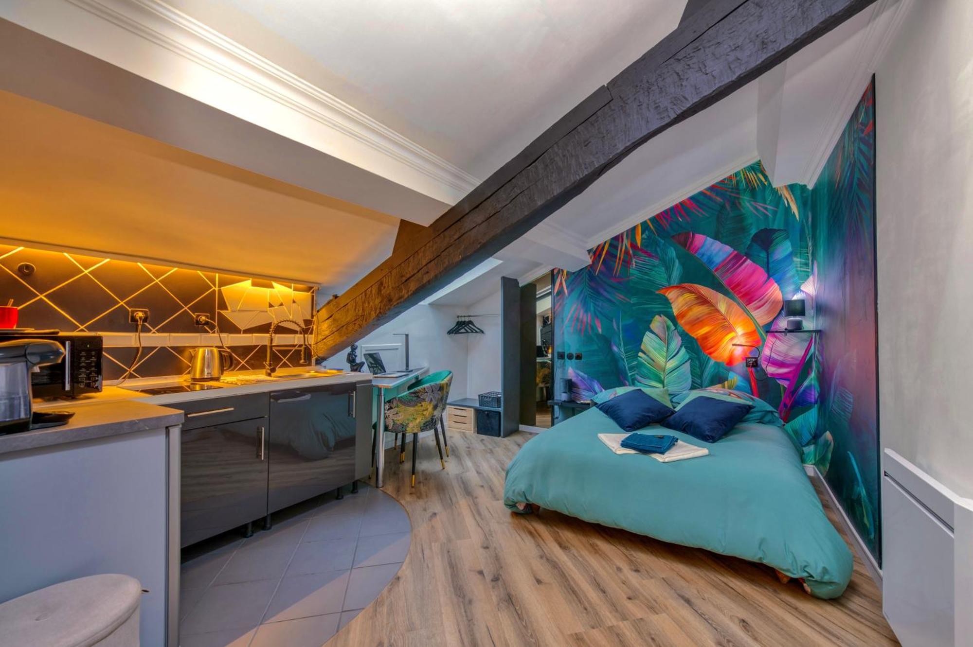 Appart'Hotel Chaleureux Au Coeur De Tullins - Le Roitelet Luaran gambar
