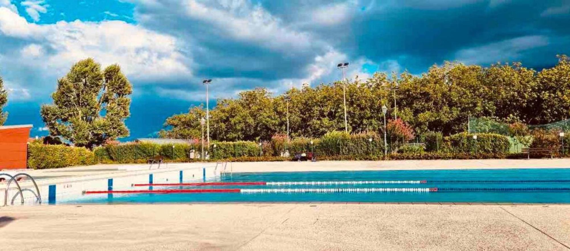 Appart'Hotel Chaleureux Au Coeur De Tullins - Le Roitelet Luaran gambar