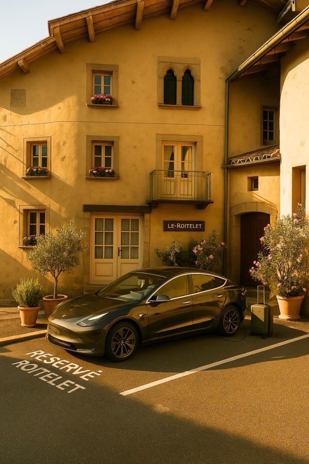 Appart'Hotel Chaleureux Au Coeur De Tullins - Le Roitelet Luaran gambar